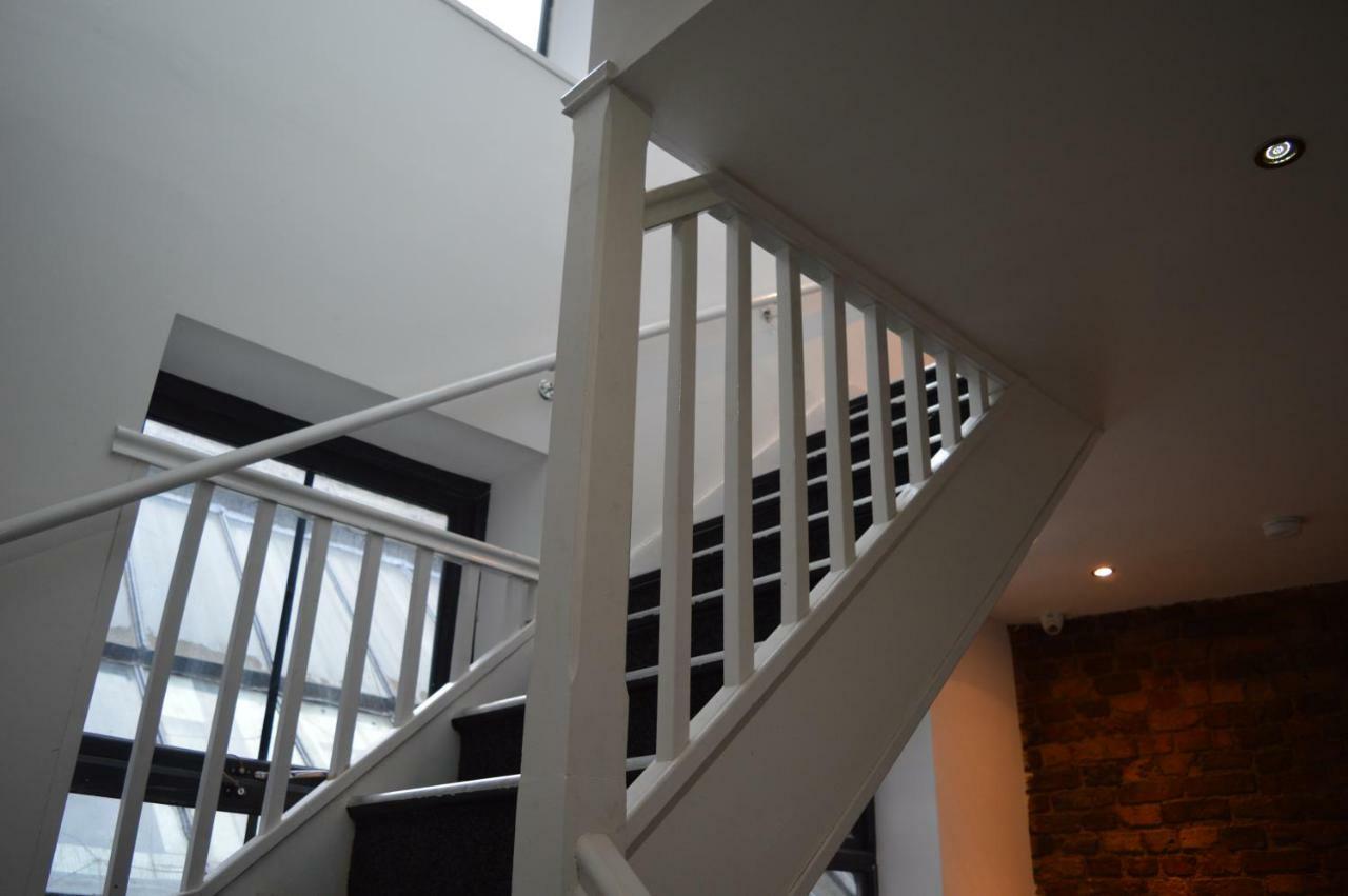 Spacious Shude Hill Apartment With Balcony, Manchester